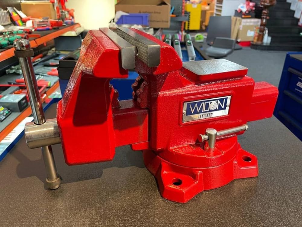 Wilton Utility Bench Vise, 5-1/2' Jaw Width, 5' Jaw Opening, 3-1/4' Throat (Model 675U)