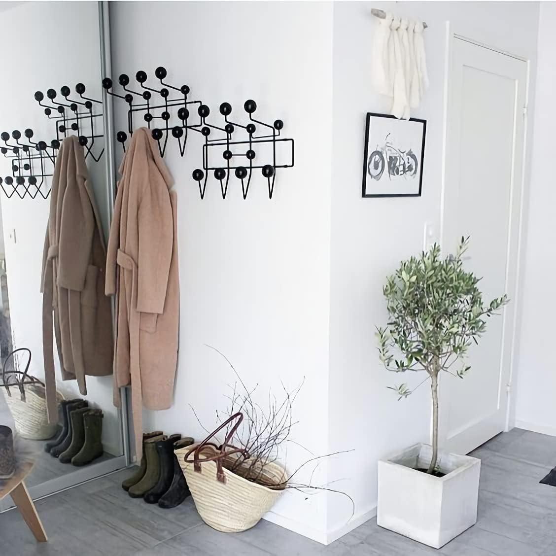 SHISEDECO Classic Hang it All Coat Rack, Mid Century Modern Wall Mounted Hooks with Painted Solid Wooden Balls, Decorative Creative Fashion Wood Hanger for Home, Bedroom (Black)