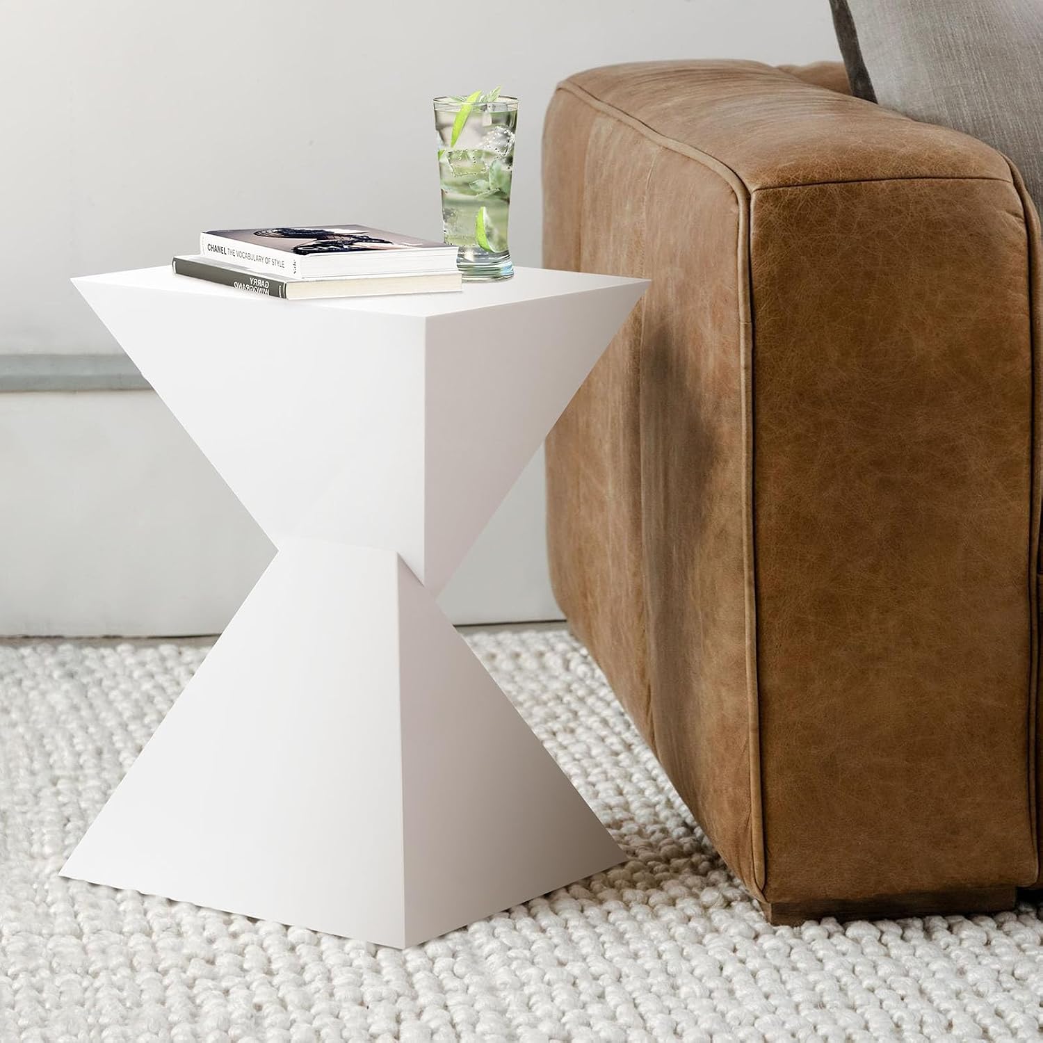 BECHAEO White Acrylic Side Table Set of 2, Small End Tables for Small Spaces, Modern Acrylic End Tables Living Room Bedroom Nightstand with Irregular Design, Lightweight Farmhouse Outdoor Side Tables