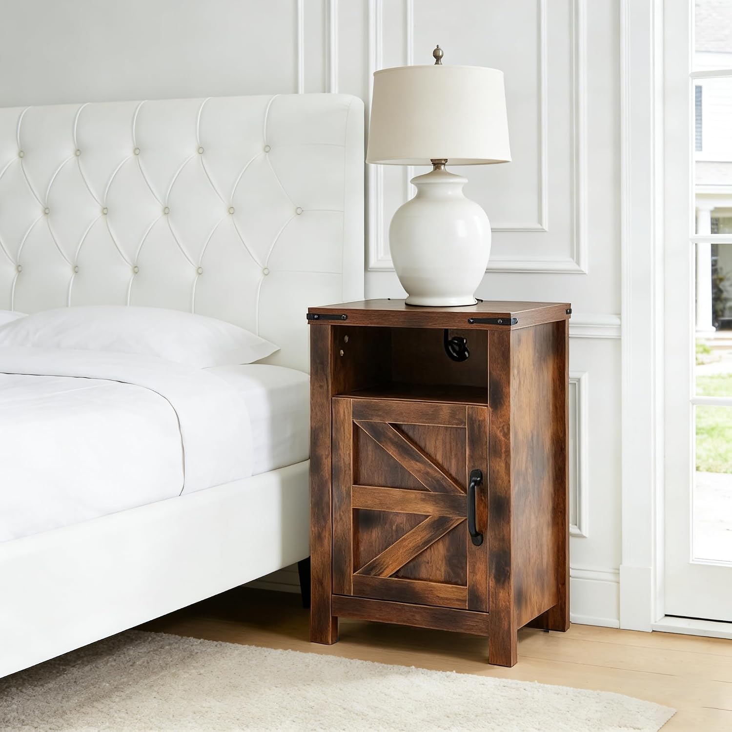 Farmhouse Nightstand Set of 2, Bedside Table with Charging Station, Night Stand with Barn Door, Brown End Table Sofa Side, Nightstand Storage for Bedroom Living Room, Brown