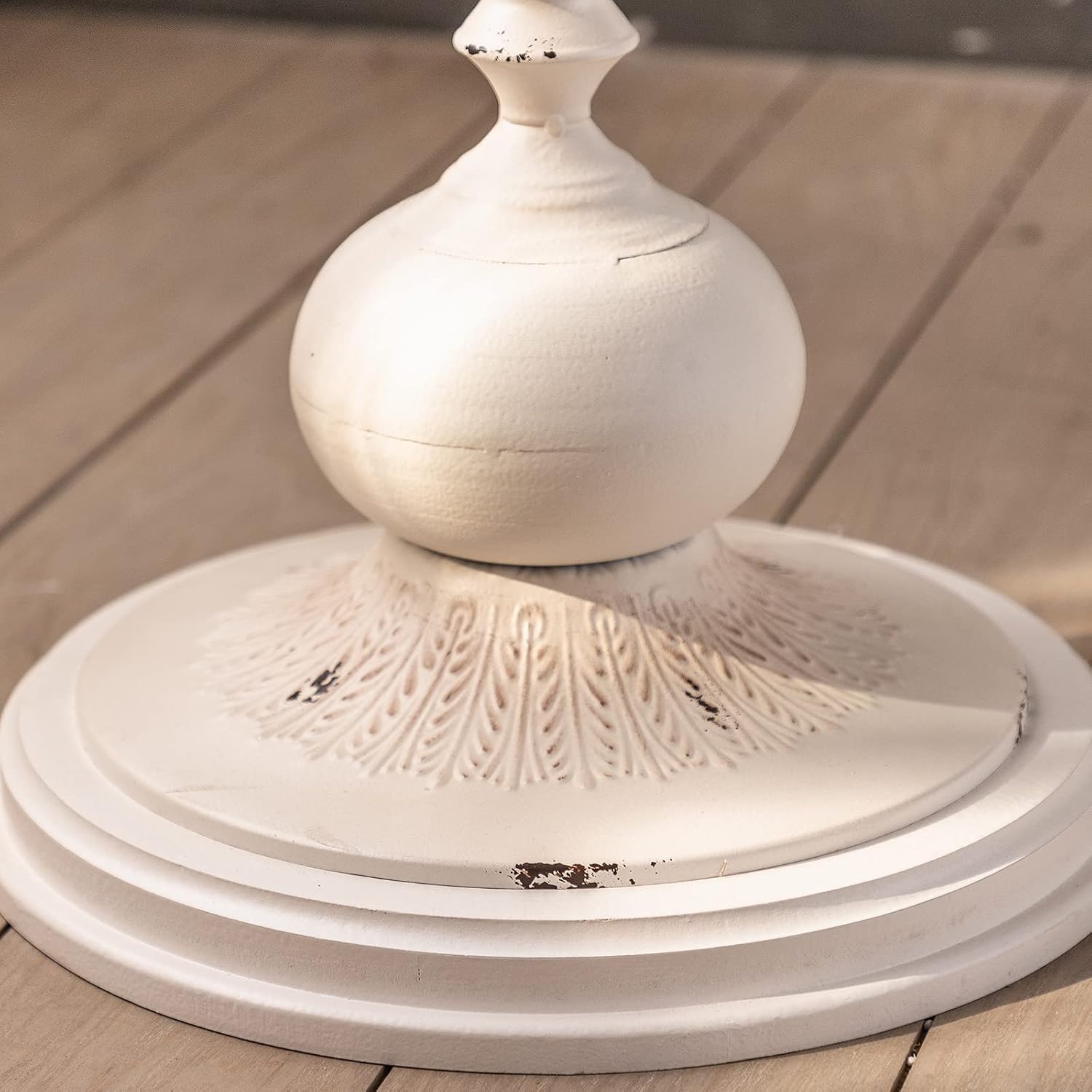 Round Side Table Living Room, Vintage End Table, French Country Round Table with Cedar Wood Accent Table for Bedroom, Entryway, Home Decor White