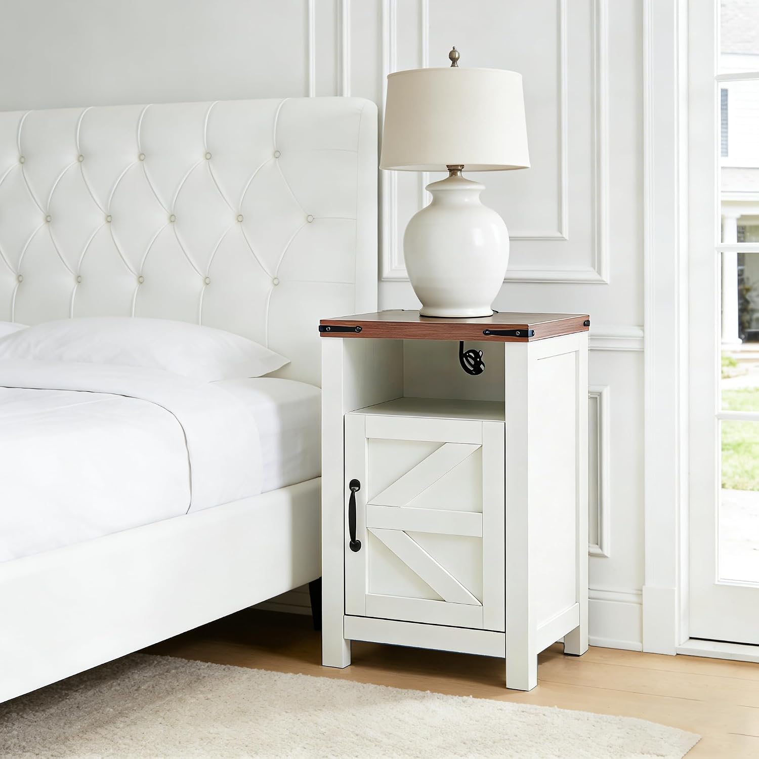 Farmhouse Nightstand Set of 2, Bedside Table with Charging Station, Night Stand with Barn Door, White End Table Sofa Side, Nightstand Storage for Bedroom Living Room, White