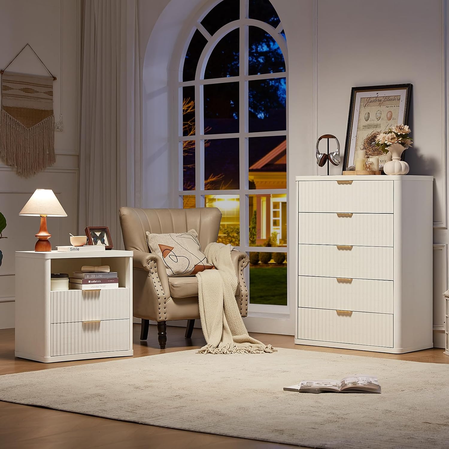 LEYAOYAO Fluted 5 Drawers Dresser for Bedroom, 41' Tall Modern Chest of Drawers with Metal Handle, Curved Profile Farmhouse Closet Organizer Wood Dressers TV Stand for Living Room,Antique White