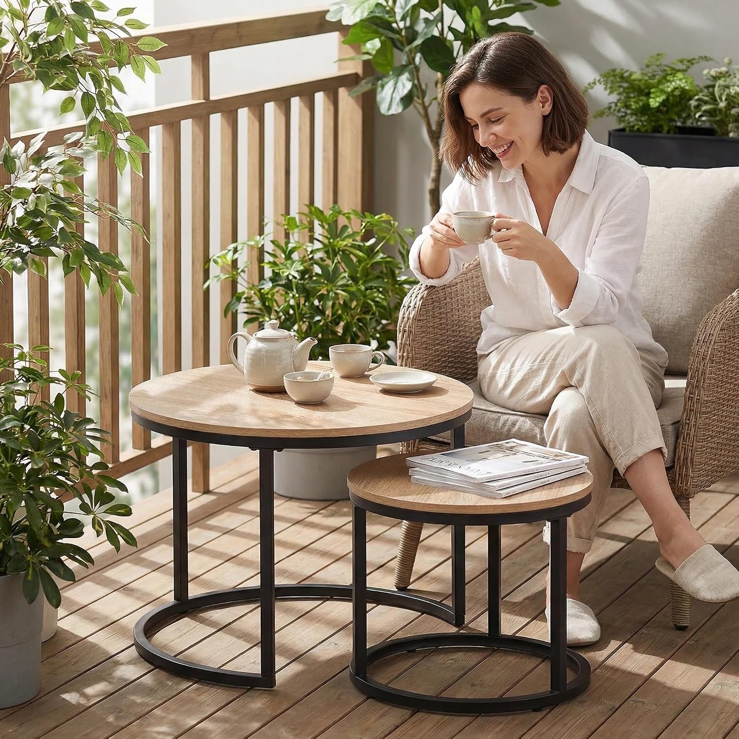 CENSI 24' Round Nesting Coffee Table, Accent Table, Natural Oak, Light Wooden Finish, Space-Saving, Modern Industrial Style