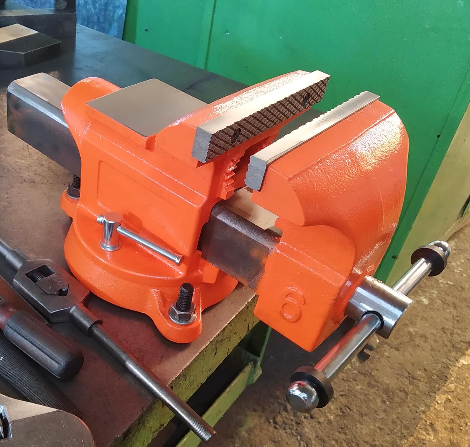 Forward Bench Vise 8 Inch Ductile Iron Bench Vice with 360 Degree Swivel Base and Channel Steel Guide Bar 30808 (8')