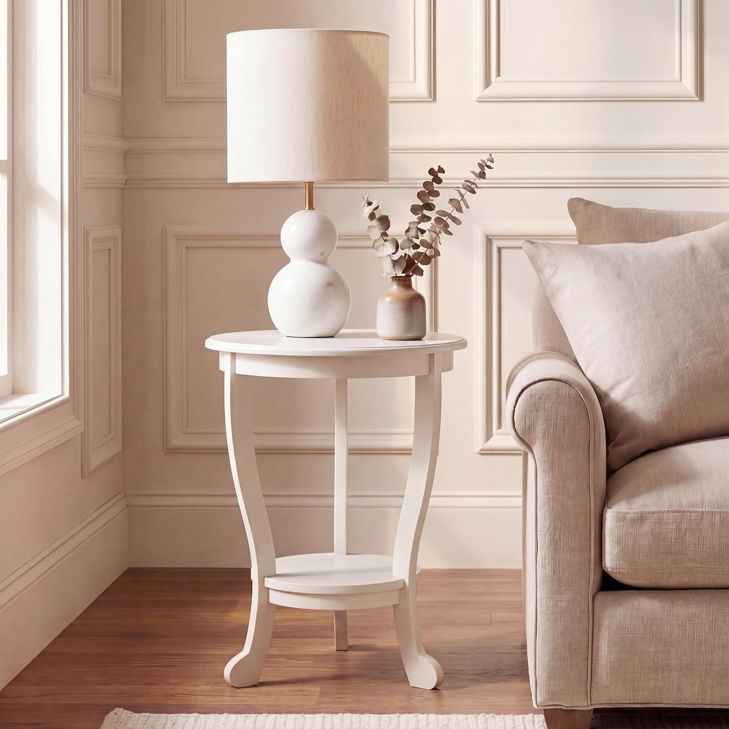 SAFAVIEH Furniture - Mary Pedestal Table - Ivory - Solid Wood - Farmhouse Pedestal Design - Ideal for Living Room, Entryway, Home Office, 18.1' W x 18.1' D x 26' H (AMH5711J)