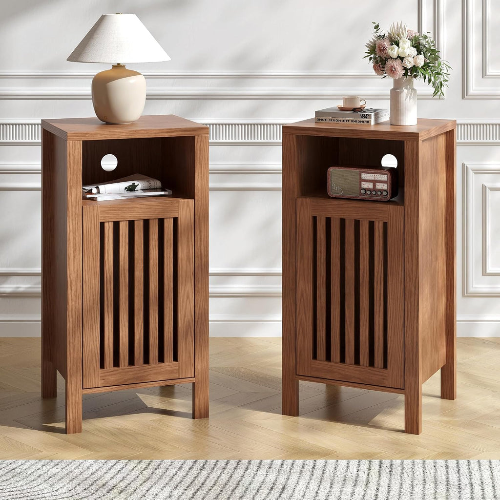 BVIUNTWO Set of 2 End Table, Farmhouse Sofa Table with Grille Door, Side Tables for Living Room, Bedroom, Brown