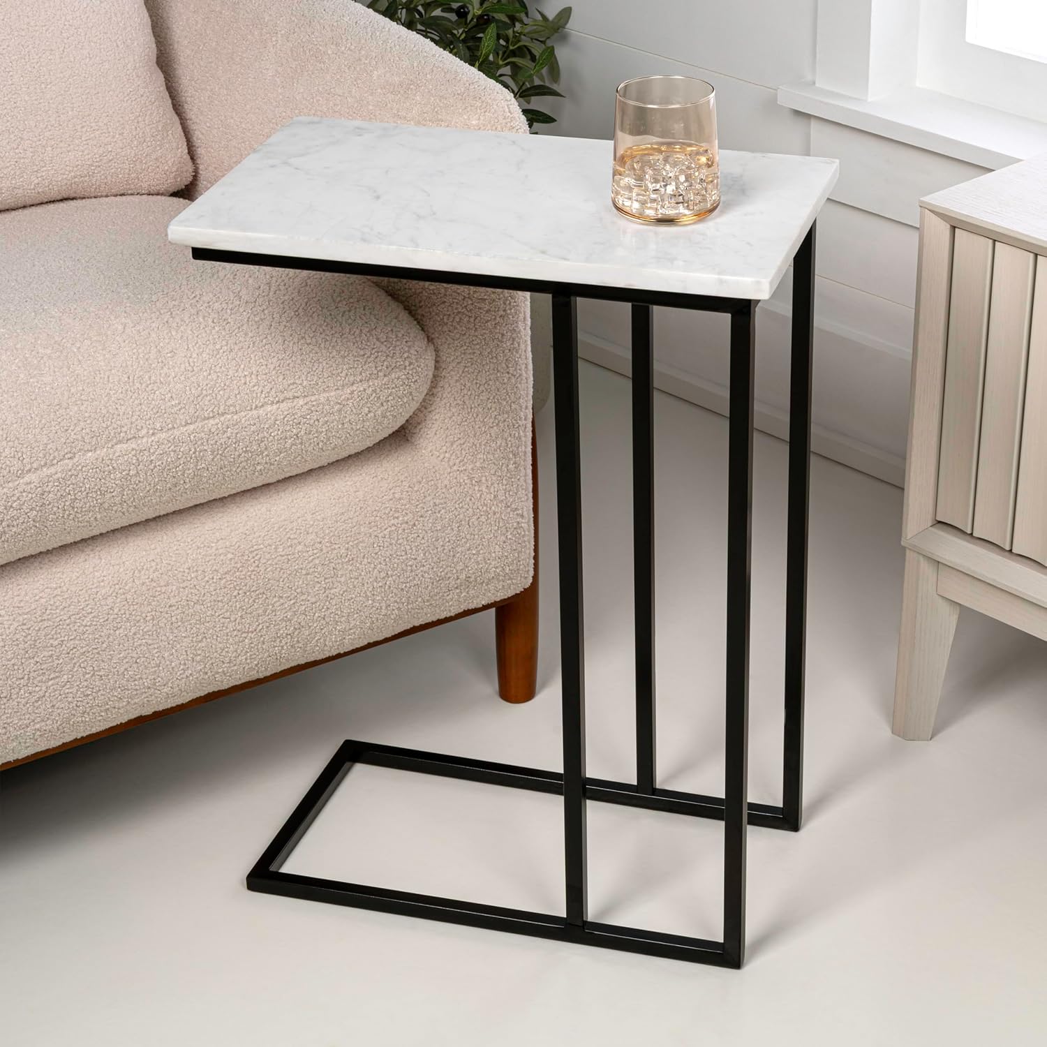 JONATHAN Y END4005A Caius 24.25' Designer Industrial Metal C-Shaped End Table and Side Couch Table with White Marble Top for Living Room, Bedroom, Office, Bathroom, Black