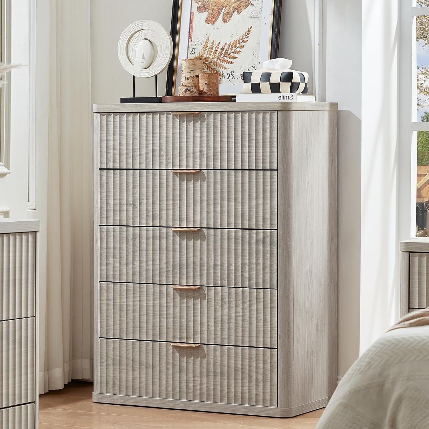LEYAOYAO Fluted 5 Drawers Dresser Set of 2, 41' Tall Modern Chest of Drawers with Metal Handle, Curved Profile Dresser TV Stand, Wooden Drawer Organizer for Bedroom, Living Room, Hallway, Lightgrey