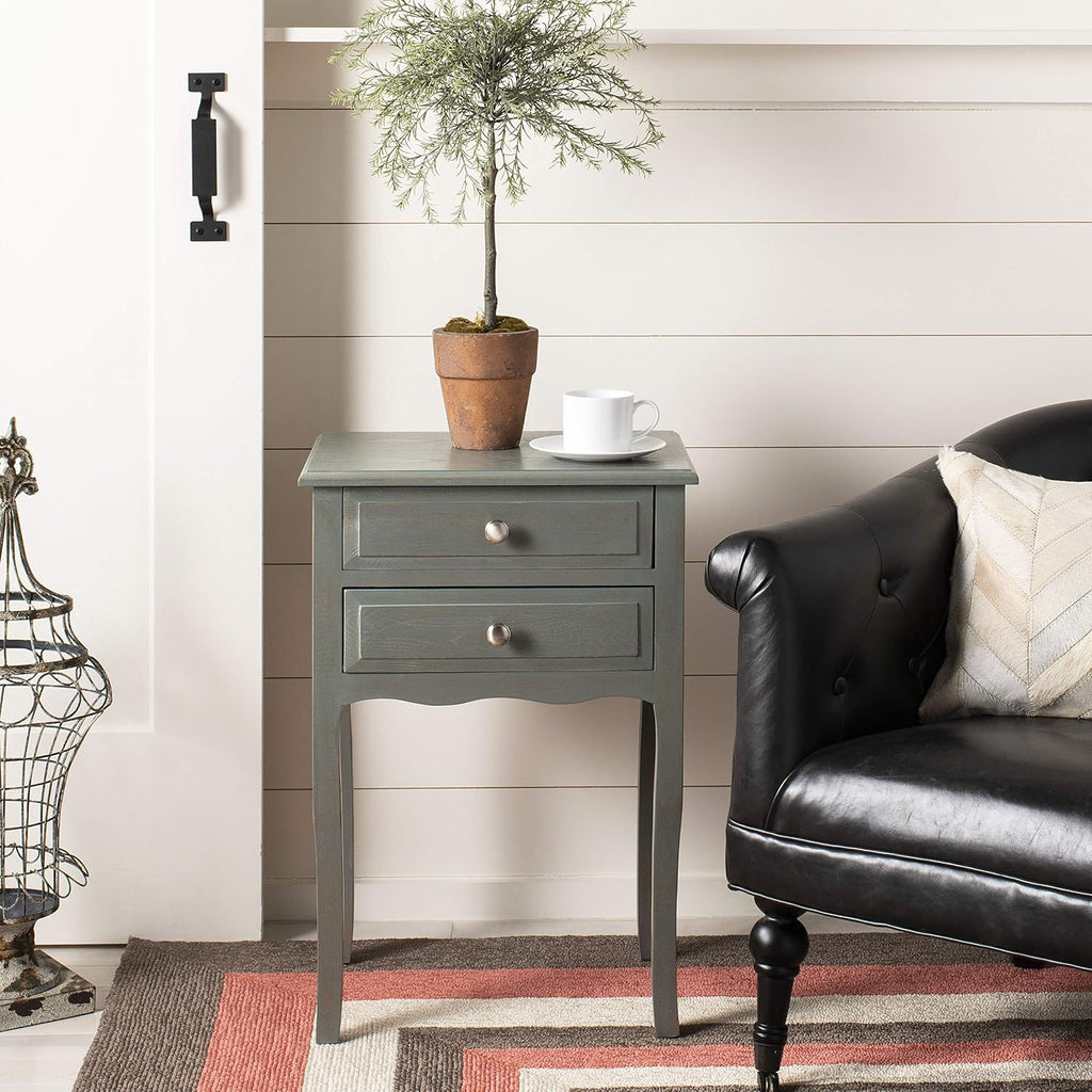 SAFAVIEH Furniture - Lori 2-Drawer End Table - Ash Grey - Solid Wood - Farmhouse Classic Design - Ideal for Living Room, Entryway, Home Office, 18.1' W x 13' D x 26.8' H - Fully Assembled (AMH6576B)