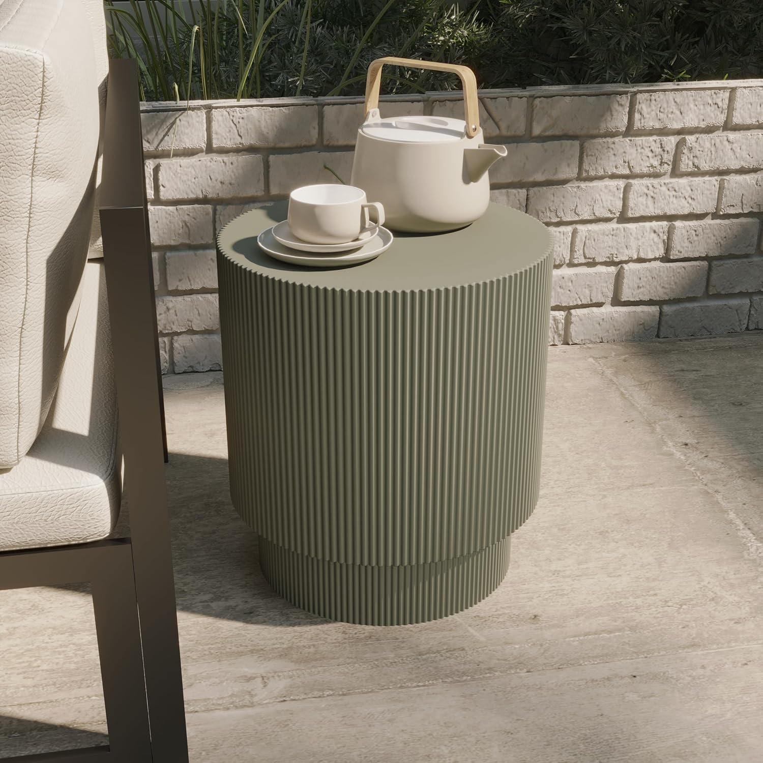 LeisureMod Modern Side Table Round Fiberstone Top Accent End Table for Home, Outdoor Patio, Living Room Sofa, Weather-Resistant, Eden Series in Olive Green
